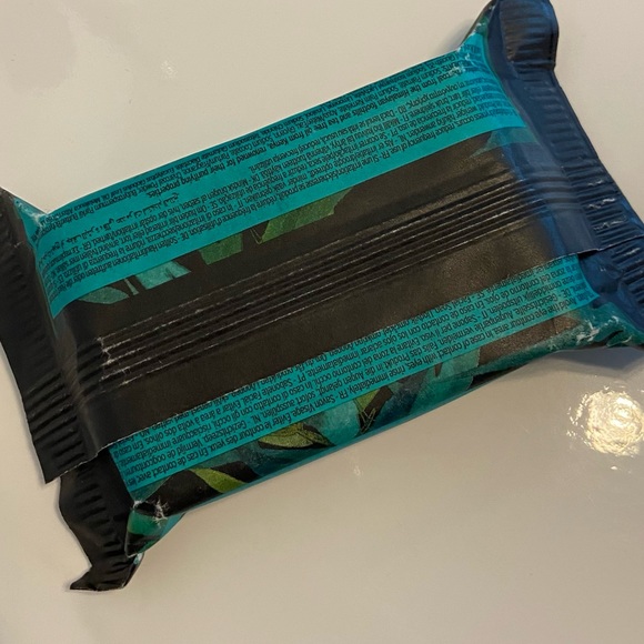 🛁 DISCONTINUED Himalayan Charcoal Purifying Facial Soap - Picture 2 of 3